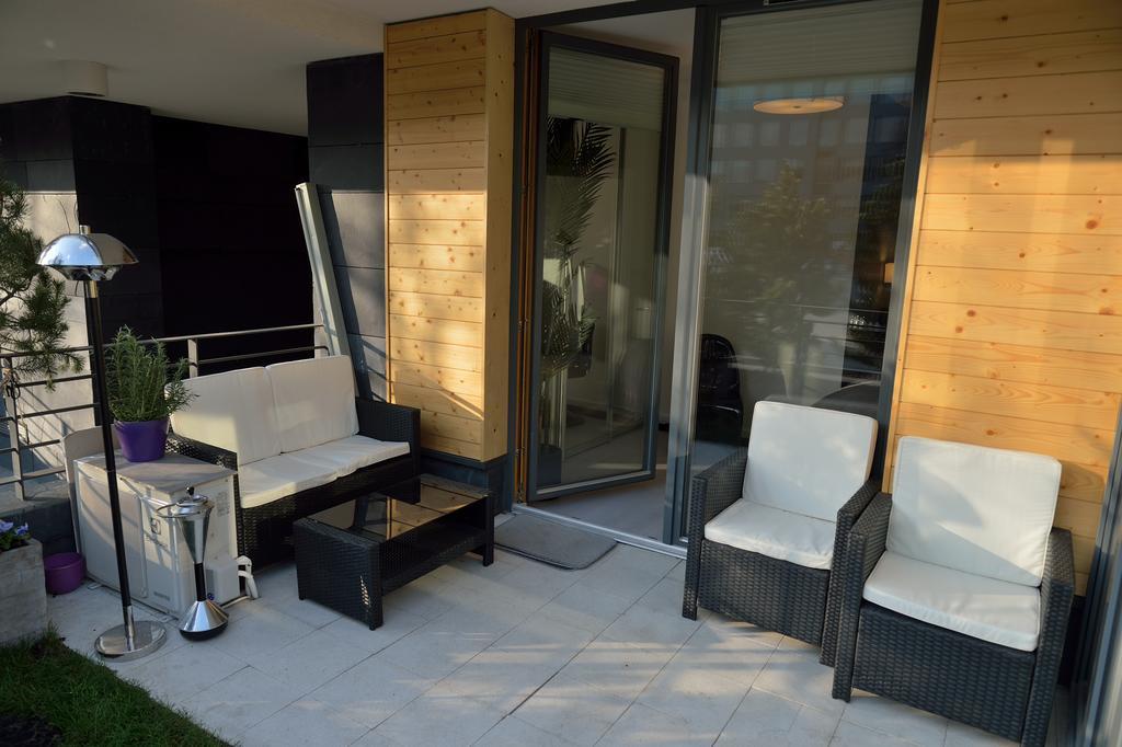 Garden Apartment Cracow- Shopping Mall 1Min, Underground Parking, Family Friendly, City Center Красков Екстериор снимка