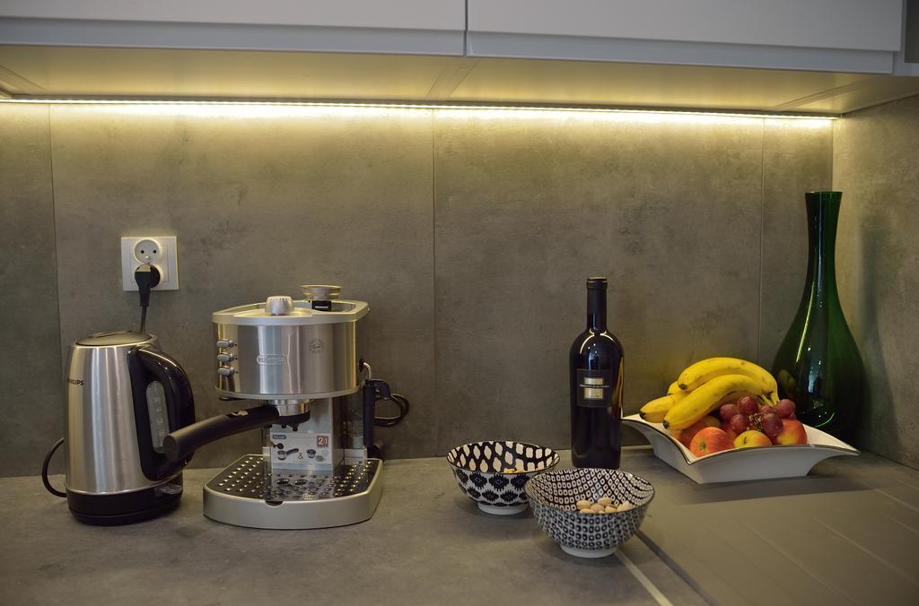 Garden Apartment Cracow- Shopping Mall 1Min, Underground Parking, Family Friendly, City Center Красков Екстериор снимка