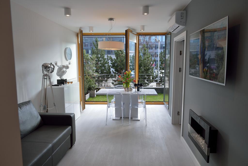 Garden Apartment Cracow- Shopping Mall 1Min, Underground Parking, Family Friendly, City Center Красков Екстериор снимка