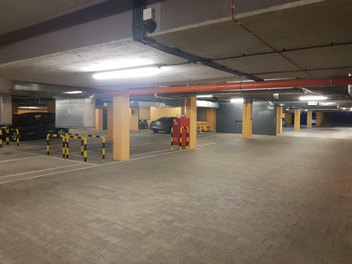 Garden Apartment Cracow- Shopping Mall 1Min, Underground Parking, Family Friendly, City Center Красков Екстериор снимка