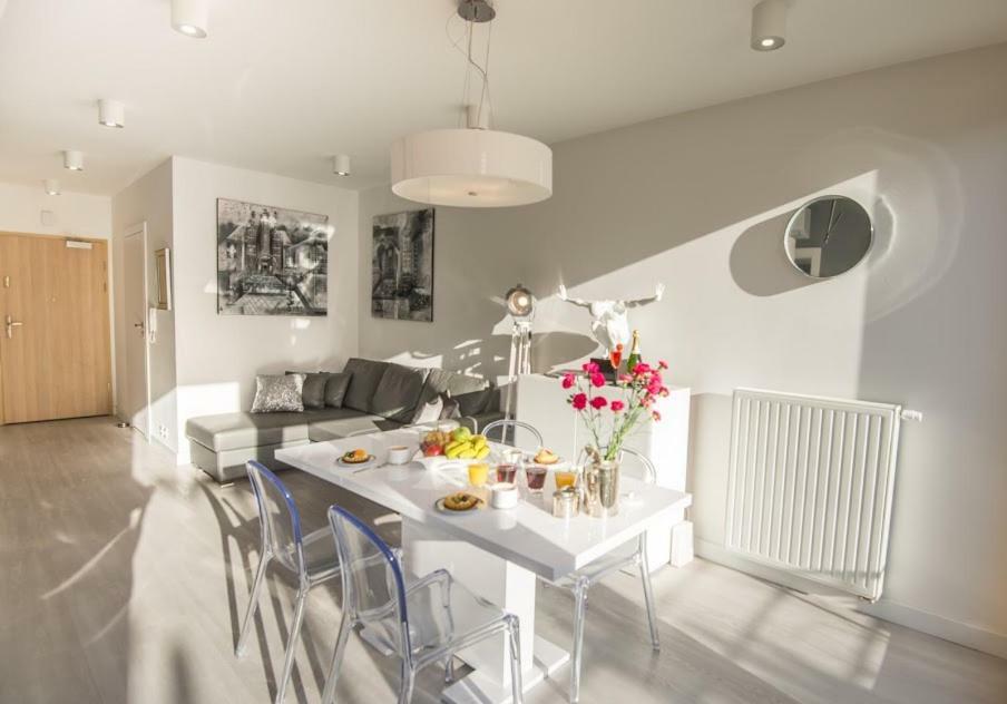 Garden Apartment Cracow- Shopping Mall 1Min, Underground Parking, Family Friendly, City Center Красков Екстериор снимка
