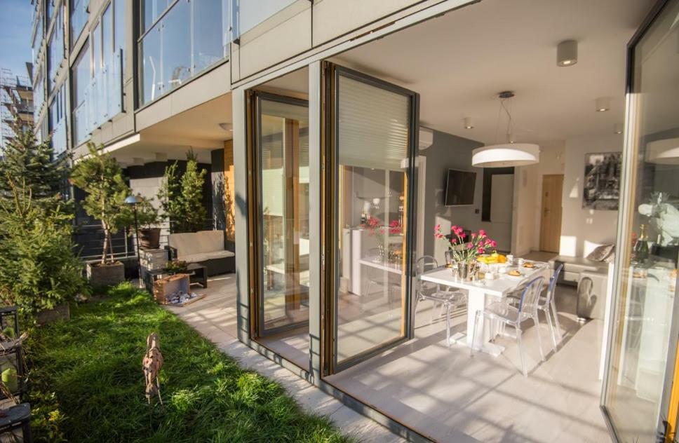 Garden Apartment Cracow- Shopping Mall 1Min, Underground Parking, Family Friendly, City Center Красков Екстериор снимка